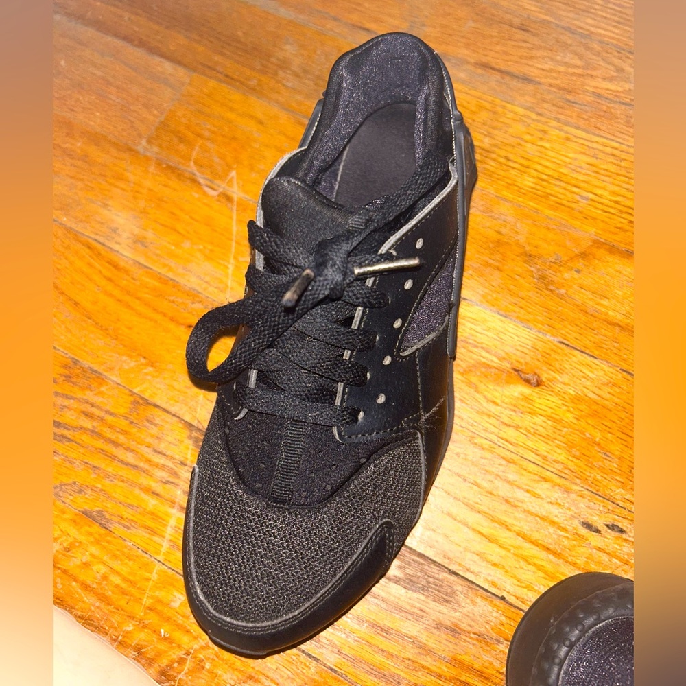 Black Huarache NIKE Shoes